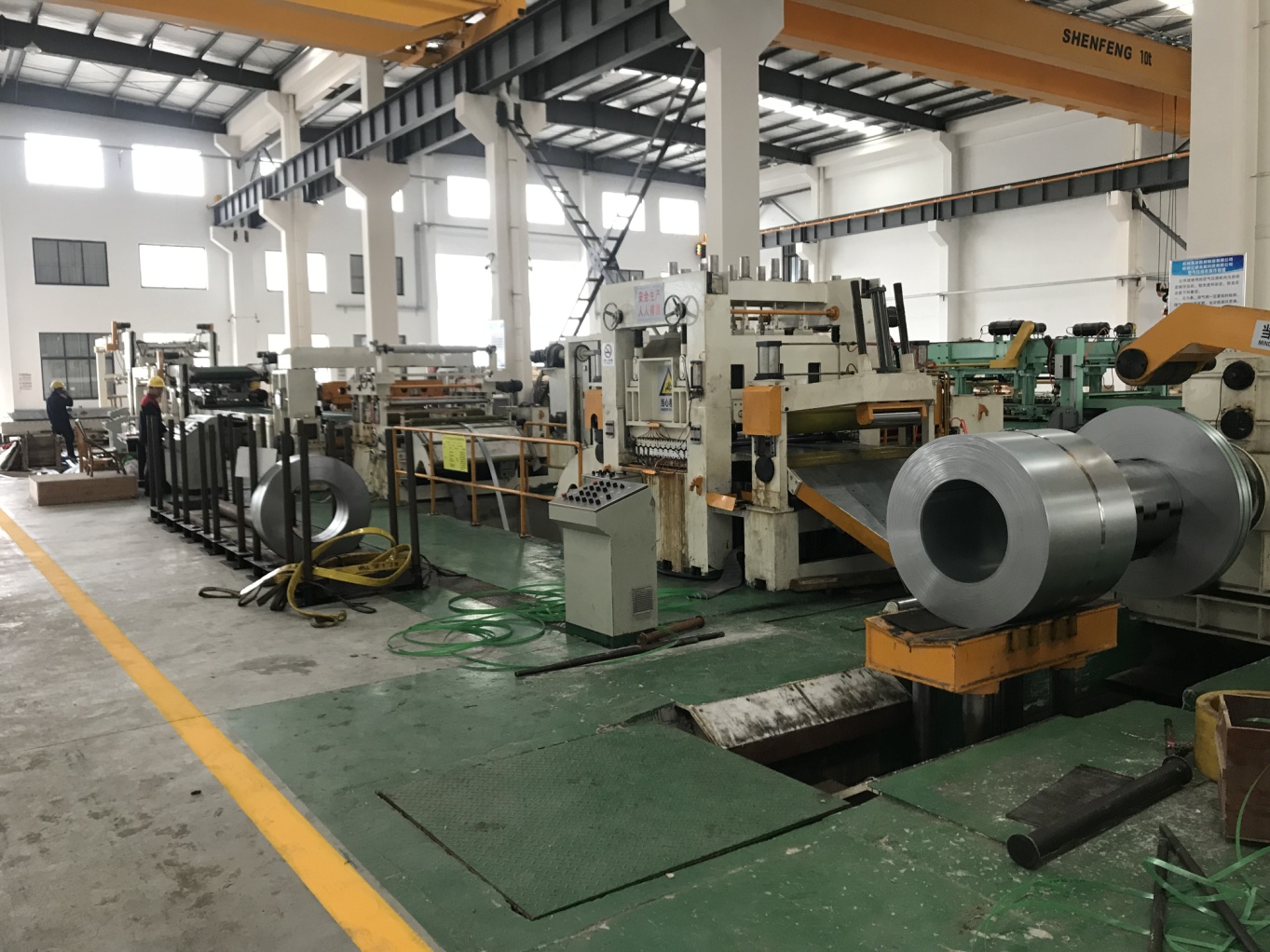 冷轧1300飞剪机组